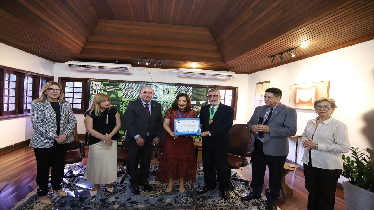 Leia mais sobre o artigo Unama e CRA-PA inauguram sala de doutorado em Administração em solenidade marcada por homenagens