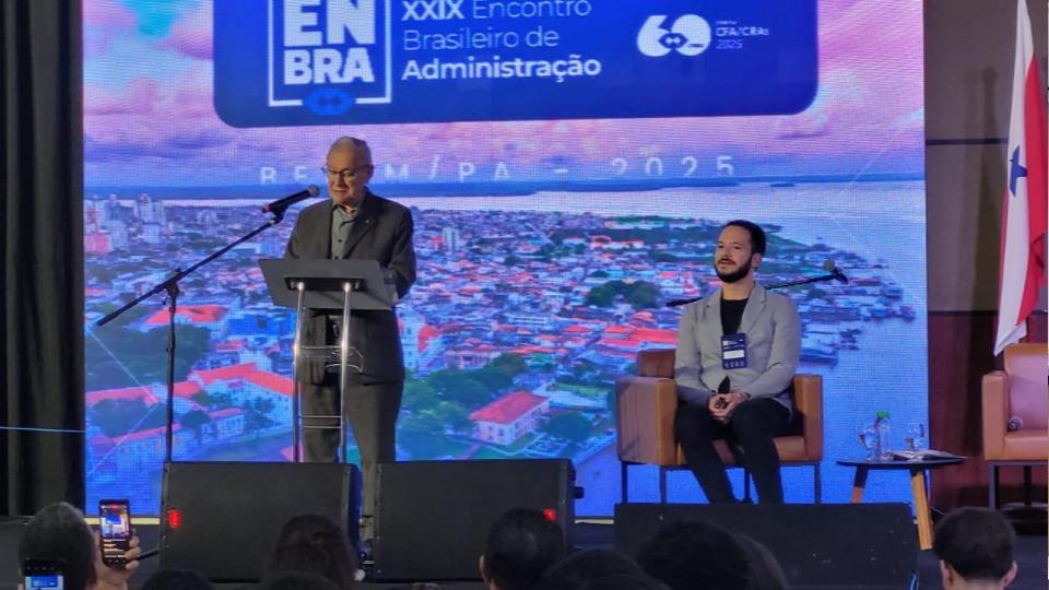 Leia mais sobre o artigo Enbra 2025 encerra com palestra Mastermind de Idalberto e Lucas Chiavenato